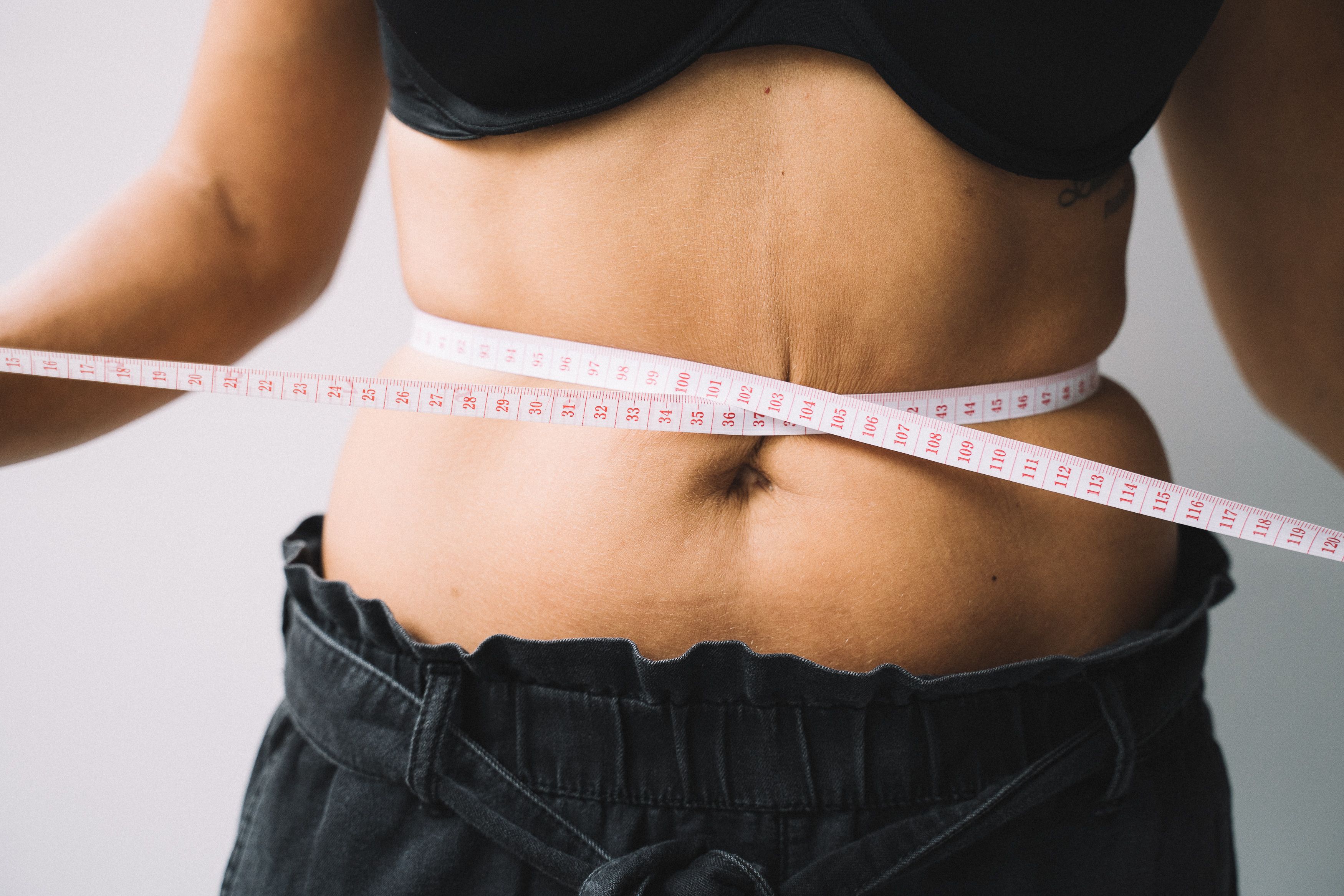 https://www.varisesindonesia.id/images/blog/BLOG__fenomena-diet-ekstrem-viral-turun-bb-cepat-tapi-picu-varises-karena-massa--otot-turun-drastis__20260727043722.jpg